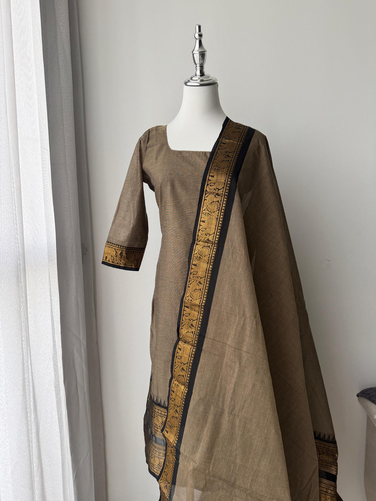 Gray Chettinad cotton kurta with Dupatta